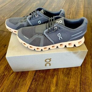 On Cloud Shoes. Cloud 5. Size 7.5.